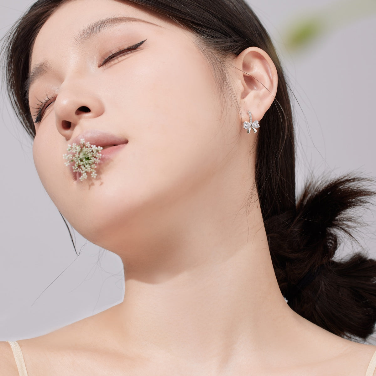 [Kincade Jewelery]Exquisite Earrings With Heart-Shaped Bow Design