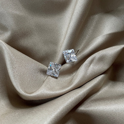 [Kincade Jewelrys]Stylish Shiny Square Center Stone Stud Earrings