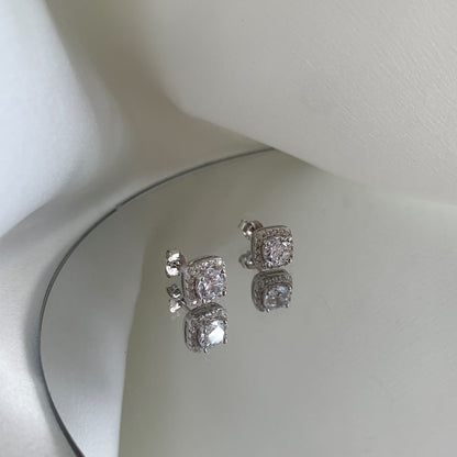 [Kincade Jewelrys]Classic Round Center Stone Stud Earrings