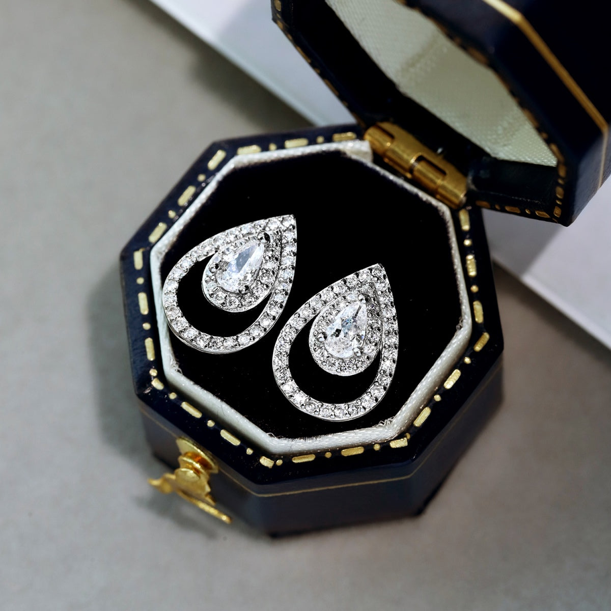 [Kincade Jewelrys]Sparkling Delicate Water Drop Shape Daily Earrings