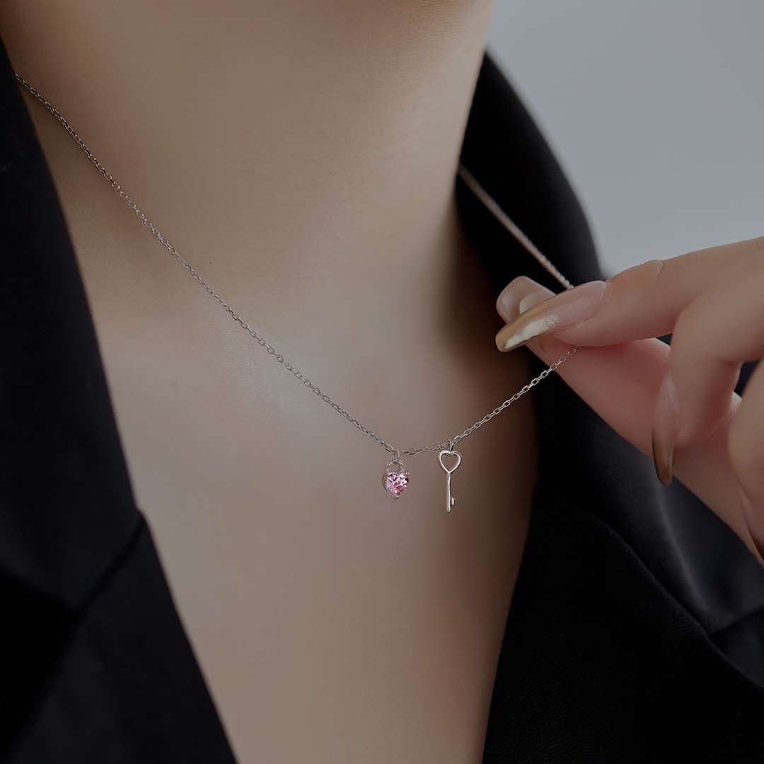 [Kincade Jewelrys]Unique Heart Shape Key Pendent Necklace