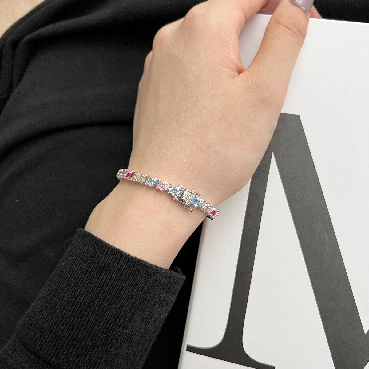 [Kincade Jewelery]Ornate Sparkling Multi Cut Party Bracelet