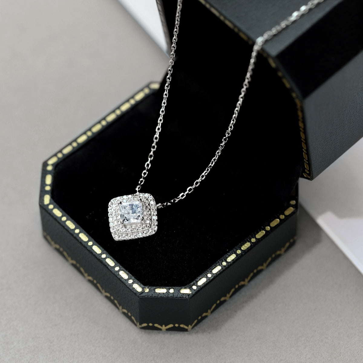 [Kincade Jewelery]Sparkling Asscher Cut Necklace