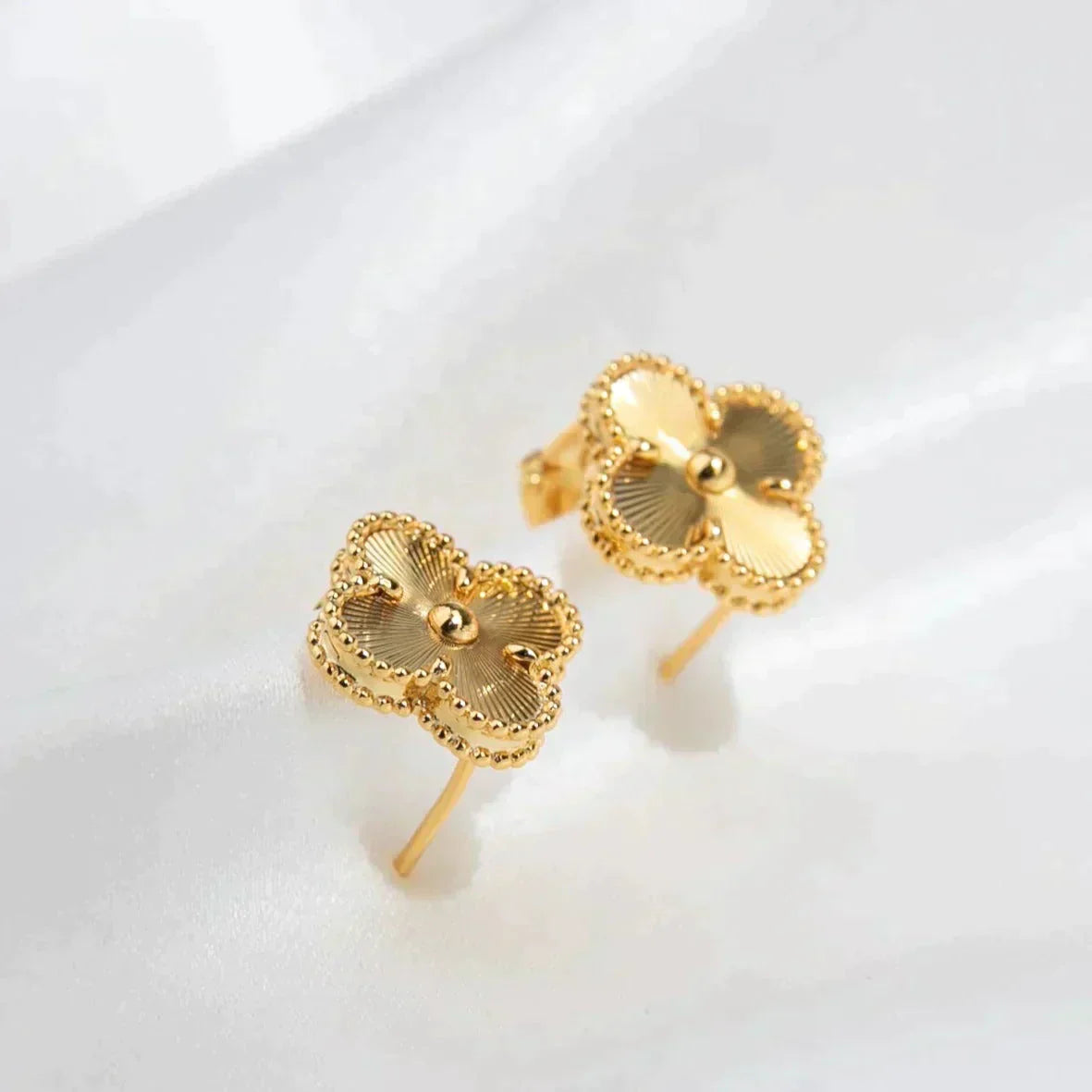 [Kincade Jewelery]Kincade MEDIUM 1 MOTIFS LASER EARRINGS