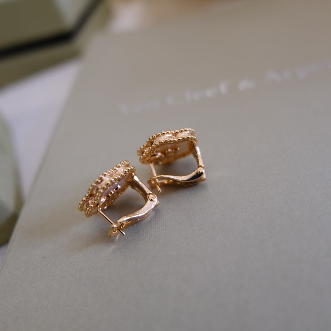 [Kincade Jewelery]LUCKY PINK GOLD WHITE MOP EARRINGS