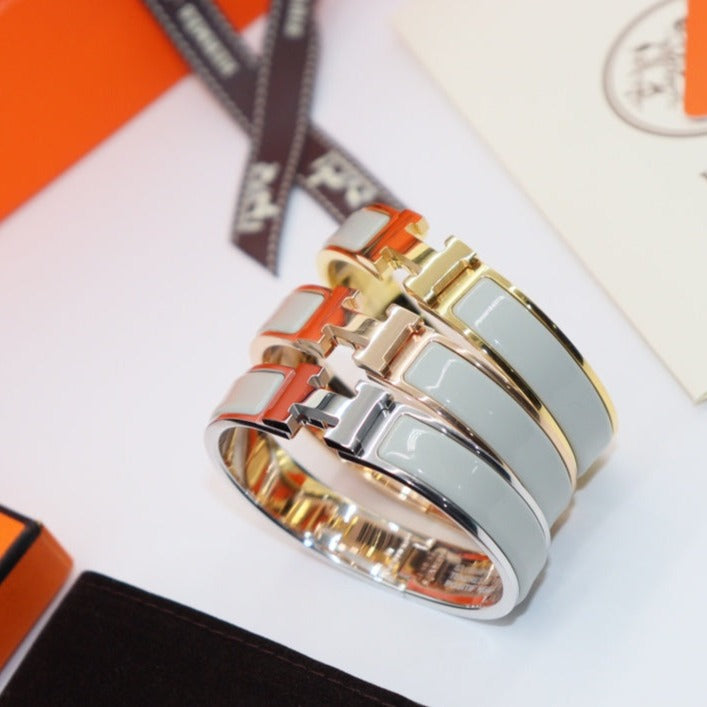 [Kincade Jewelery]H LIGHT BLUE BRACELET