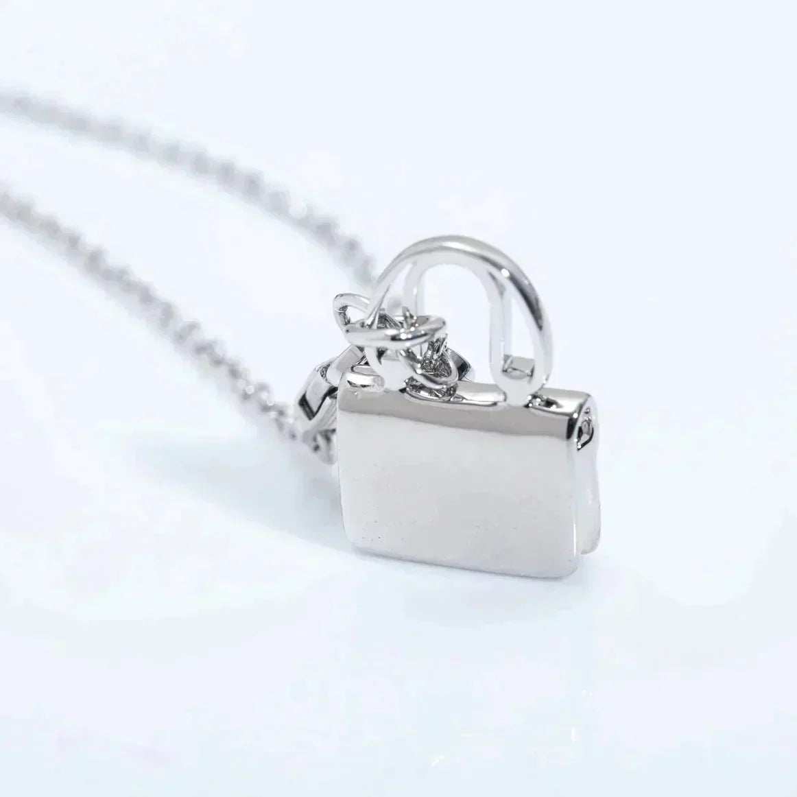 [Kincade Jewelery]AMULETTE PEDANT SILVER NECKLACE