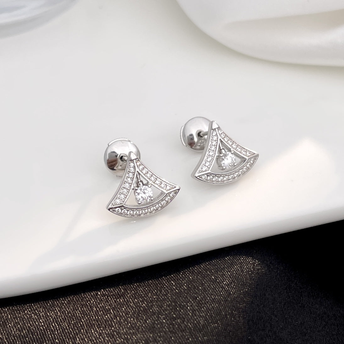 [Kincade Jewelery]DREAM MINI DIAMOND STUD EARRINGS