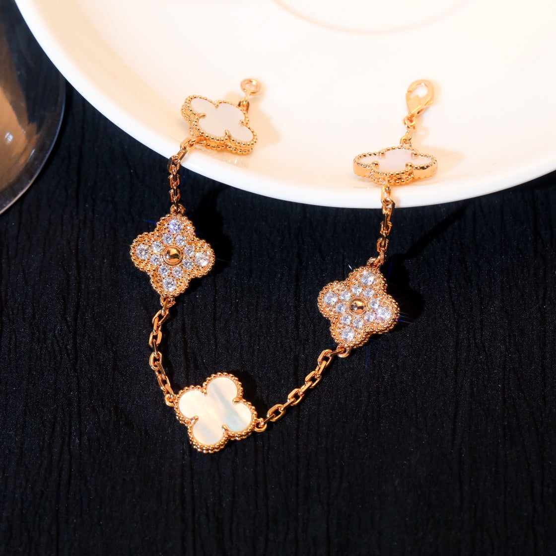 [Kincade Jewelery]Kincade BRACELET 5 MOTIF WHITE MOP DIAMOND