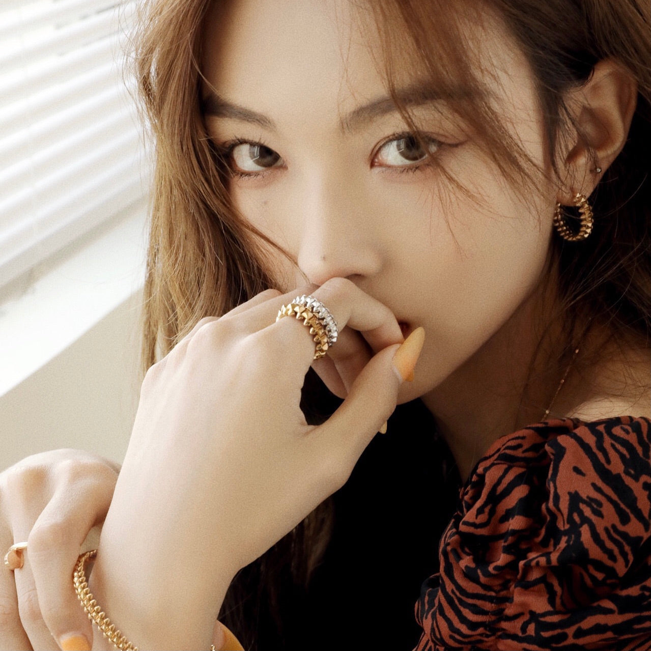 [Kincade Jewelery]CLASH SMALL HOOP EARRINGS