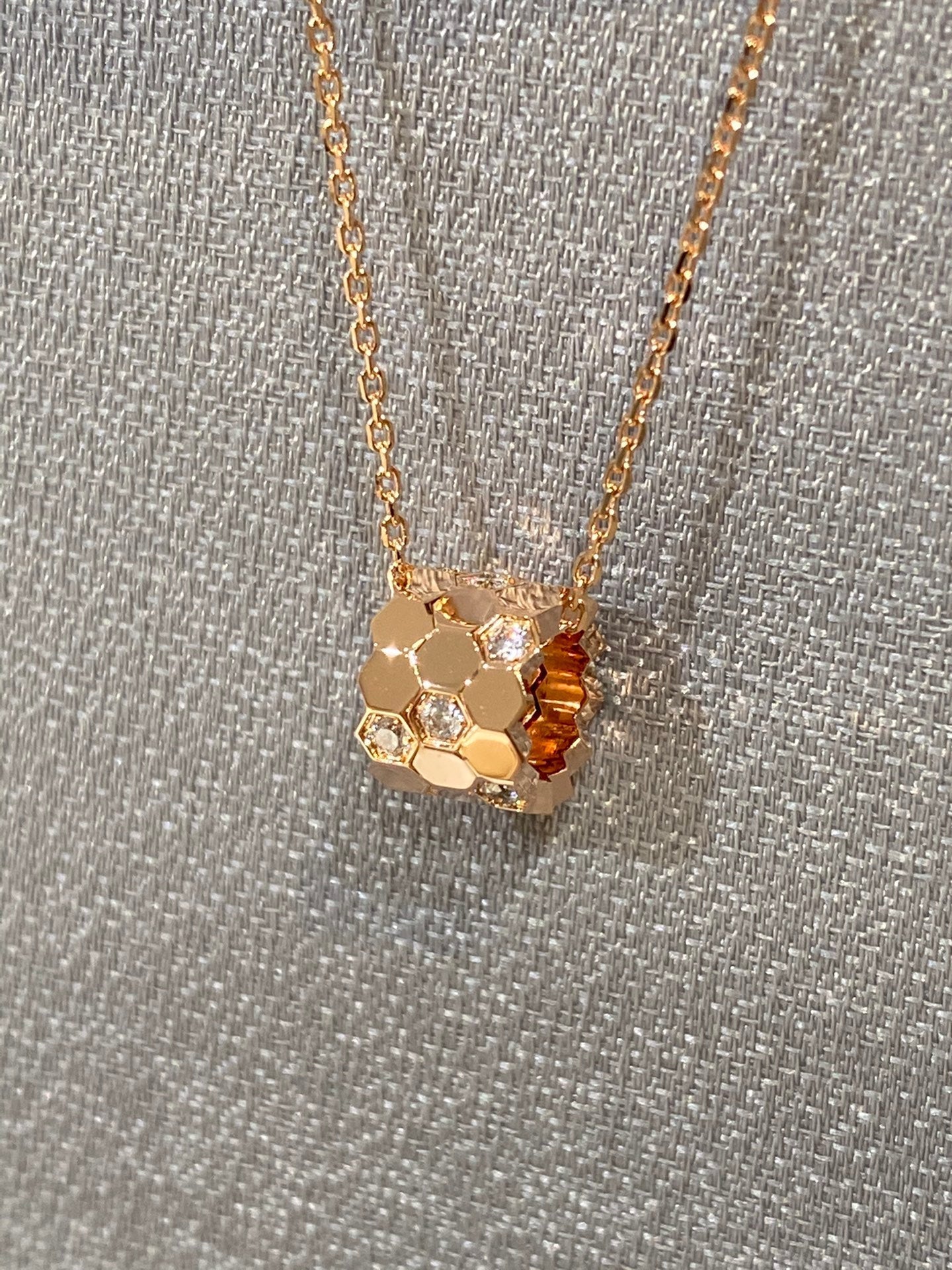 [Kincade Jewelery]BEE LOVE DIAMOND NECKLACE